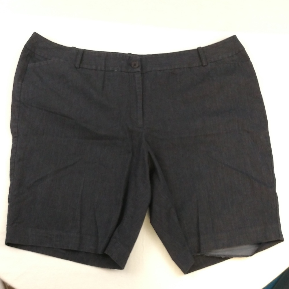 🐝🖤 Talbots Bermuda Walking Short's